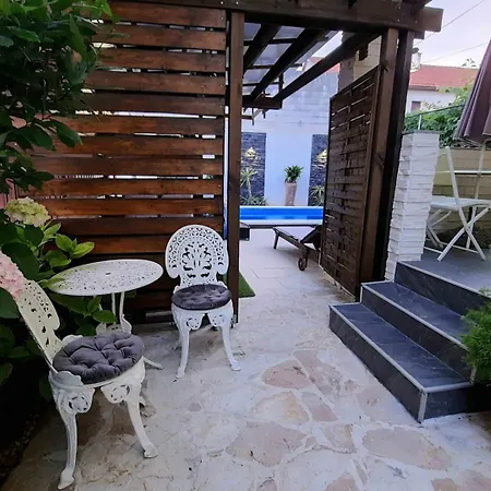 Rustica Apartment *